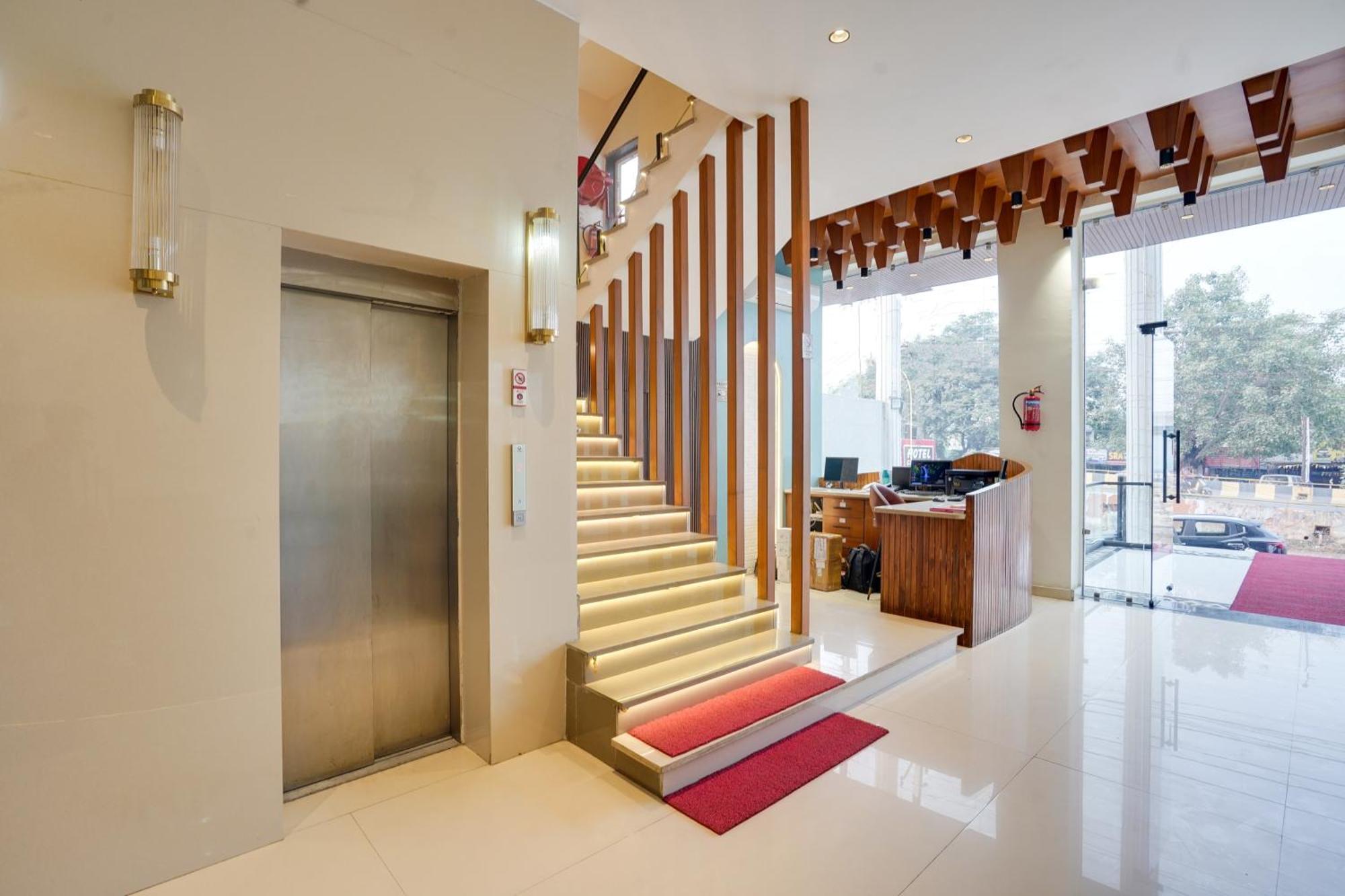 Townhouse Amanaka Formerly Hotel City Pride Rāipur Eksteriør bilde