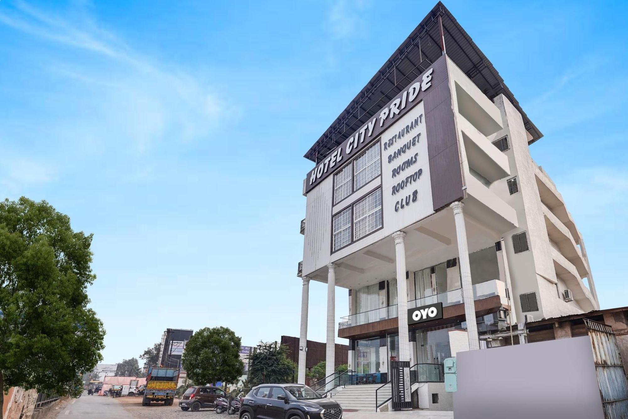 Townhouse Amanaka Formerly Hotel City Pride Rāipur Eksteriør bilde
